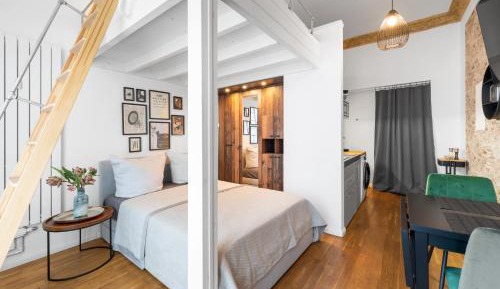 One-Bedroom Apartment