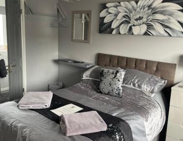 Deluxe Double Room with Shower