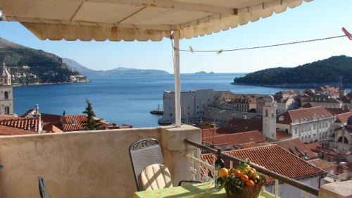 Studio Apartment with Balcony and Sea View - Peline 13