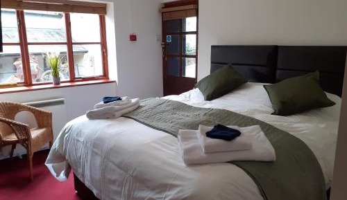 Double or Twin Room with Shower