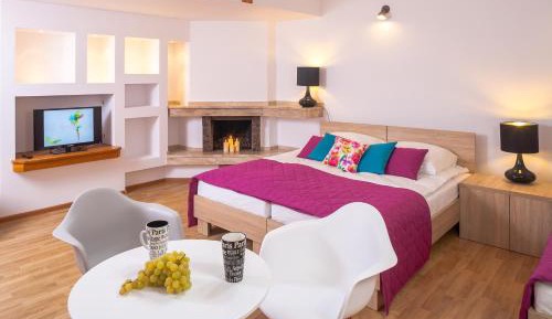 Deluxe Family Room with Private External Bathroom