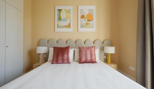 3 Bedroom Apartment with Balcony