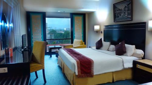 Deluxe King Room