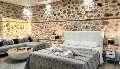 Apartment with Mountain View