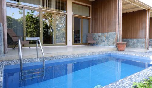 Suite with Private Pool
