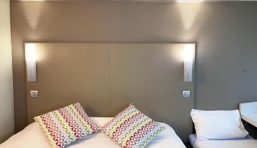 Triple Room with 1 Double Bed and 1 Junior Bed (-10 Years)