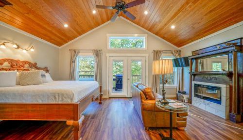 King Room with Mountain View
