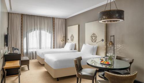 Superior Room, Twin Bed, Partial Haram Plaza view