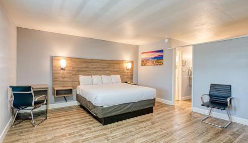Deluxe King Room