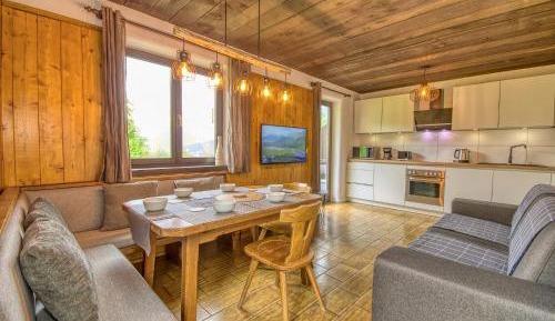 Apartment with Mountain View