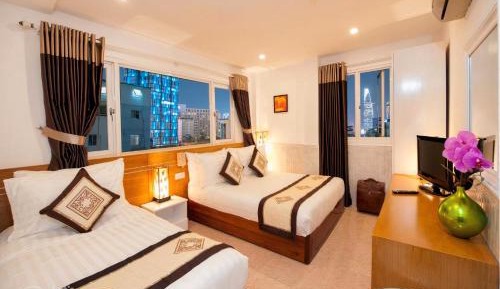 Triple Room with City View