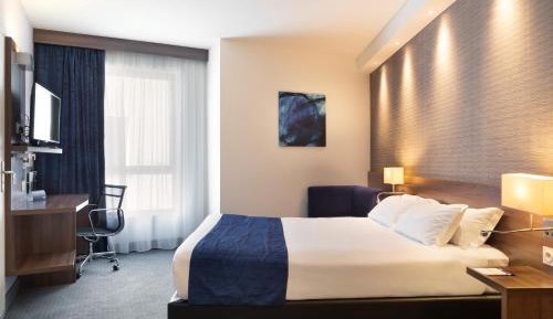 Standard King Room - Free Breakfast