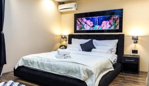 Queen Room with Spa Bath