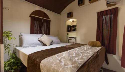 Superior Single Room with complimentary Head Massage