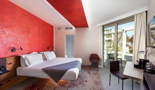 Deluxe Double Room with Terrace