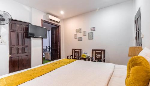 King Room with Balcony