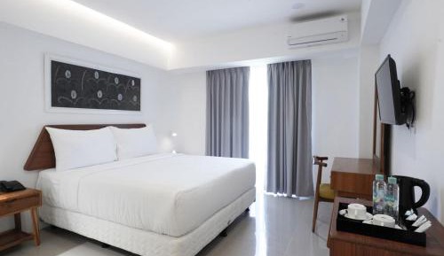 King Room with Pool View