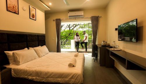 Deluxe Double Room with Balcony