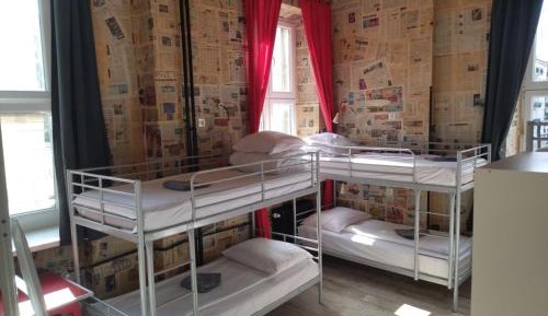 Bunk Bed in Mixed Dormitory Room