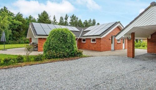 Four-Bedroom Holiday Home