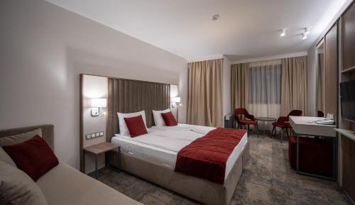 Deluxe Queen Room