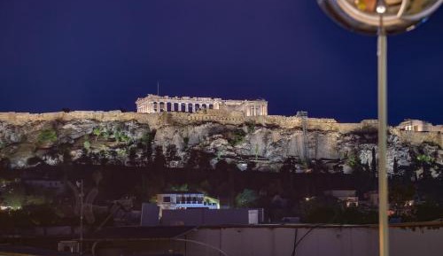 Deluxe Suite with Acropolis View