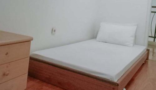 Single Room with Shared Bathroom