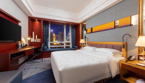 Deluxe City View King Bed Room (Free Welcome Fruit)