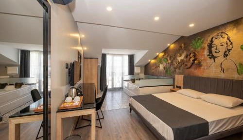 Queen Room with Spa Bath