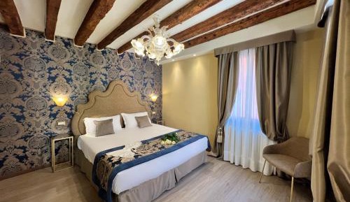 Prestige Suite with Terrace and View 
