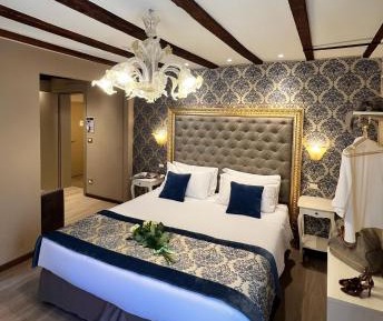 Deluxe room with Canal View