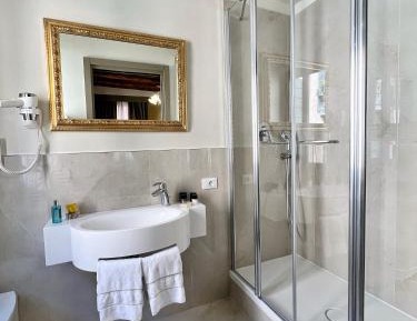 Double Room with Private External Bathroom