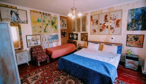 Deluxe Double Room (2 Adults + 1 Child)