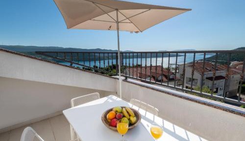 Two Bedroom Apartment with Balcony and Sea View