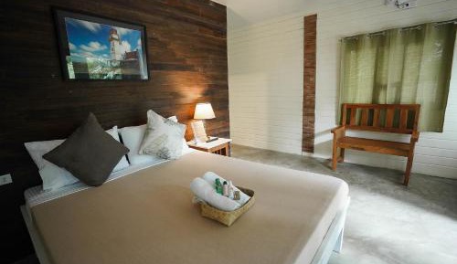 Deluxe Queen Room