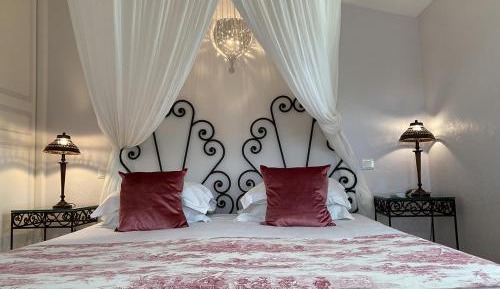 One-Bedroom Duplex Apartment