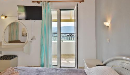 Double or Twin Room with Sea View