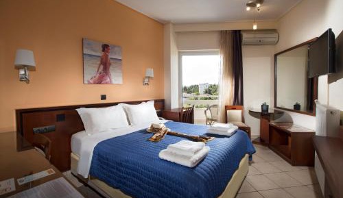 Double or Twin Room with Side Sea View