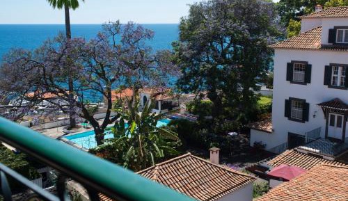 Superior Double or Twin Room with Balcony and Side Sea View