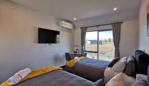 One-Bedroom Twin Studio