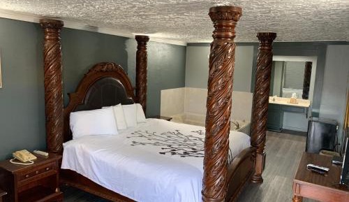 King Suite with Spa Bath