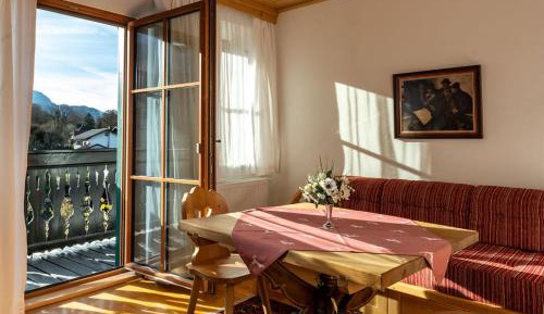 One-Bedroom Apartment with Balcony