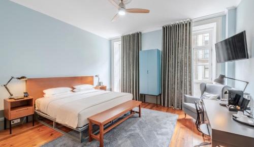 Classic Suite with City View