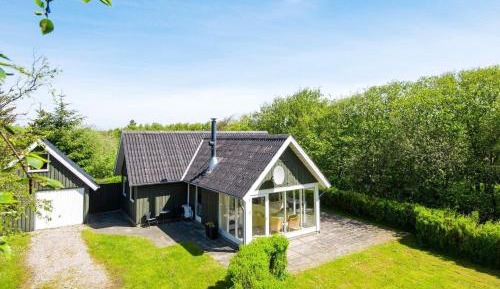 Three-Bedroom Holiday Home 