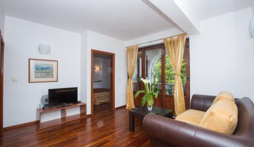 One-Bedroom Apartment with Balcony and Sea View