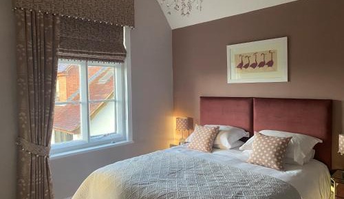 Deluxe Double or Twin Room
