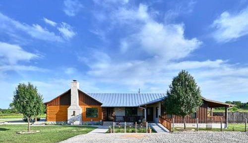 Two-Bedroom Holiday Home