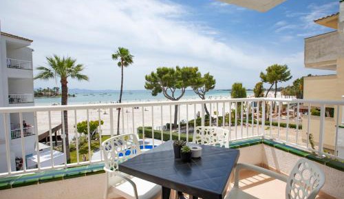One-Bedroom Apartment Sea View