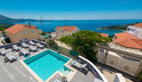 Superior Two-Bedroom Apartment with Partial Sea View