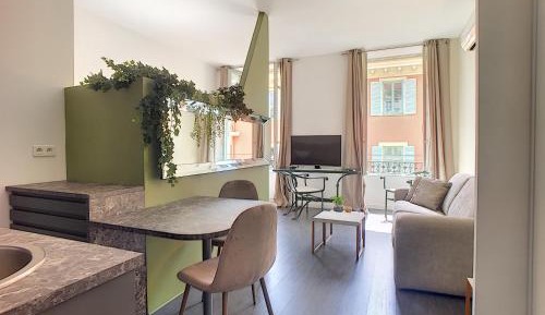 One-Bedroom Apartment